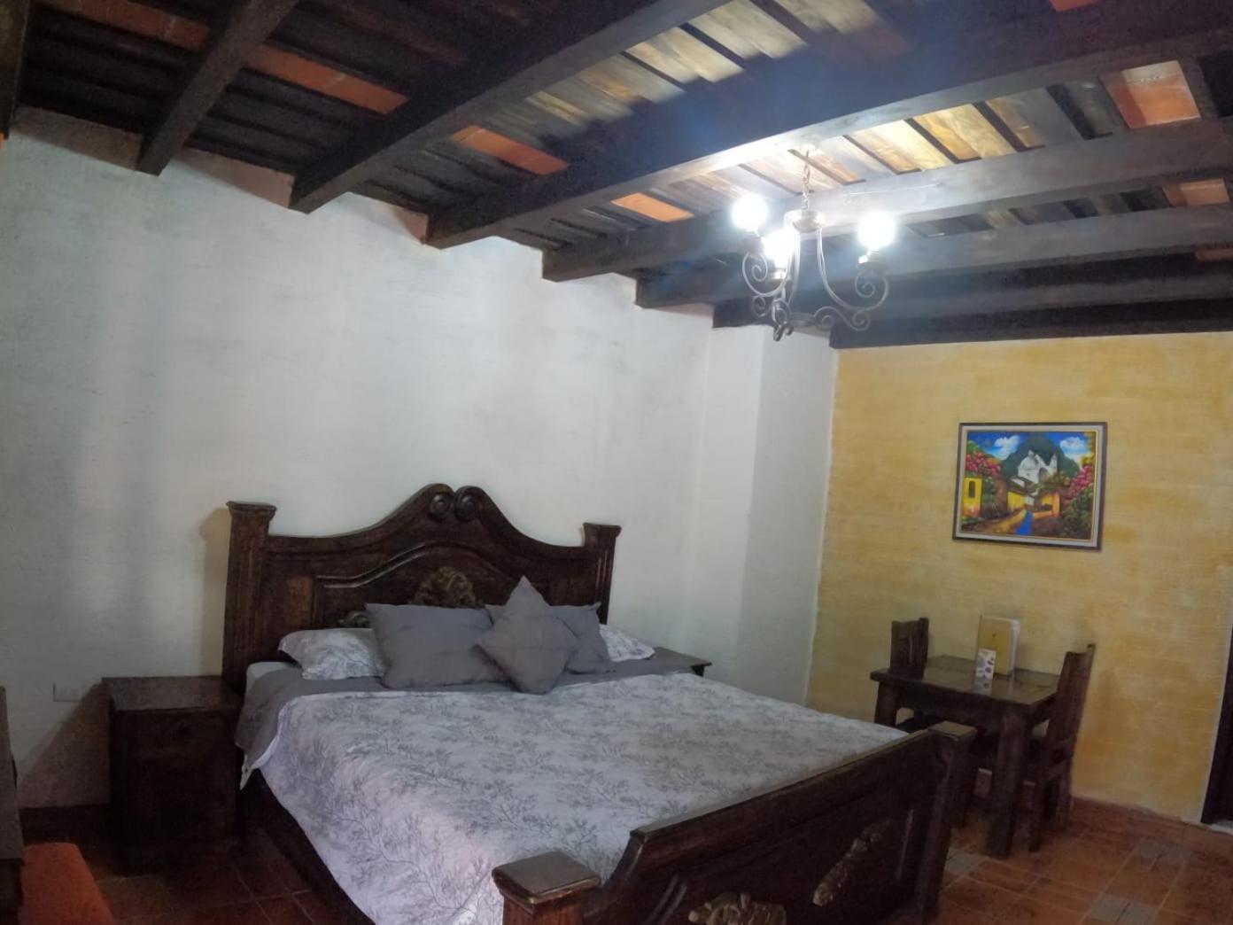 Hotel El Mirador Anexo 1 Santa Lucía Milpas Altas Habitación foto