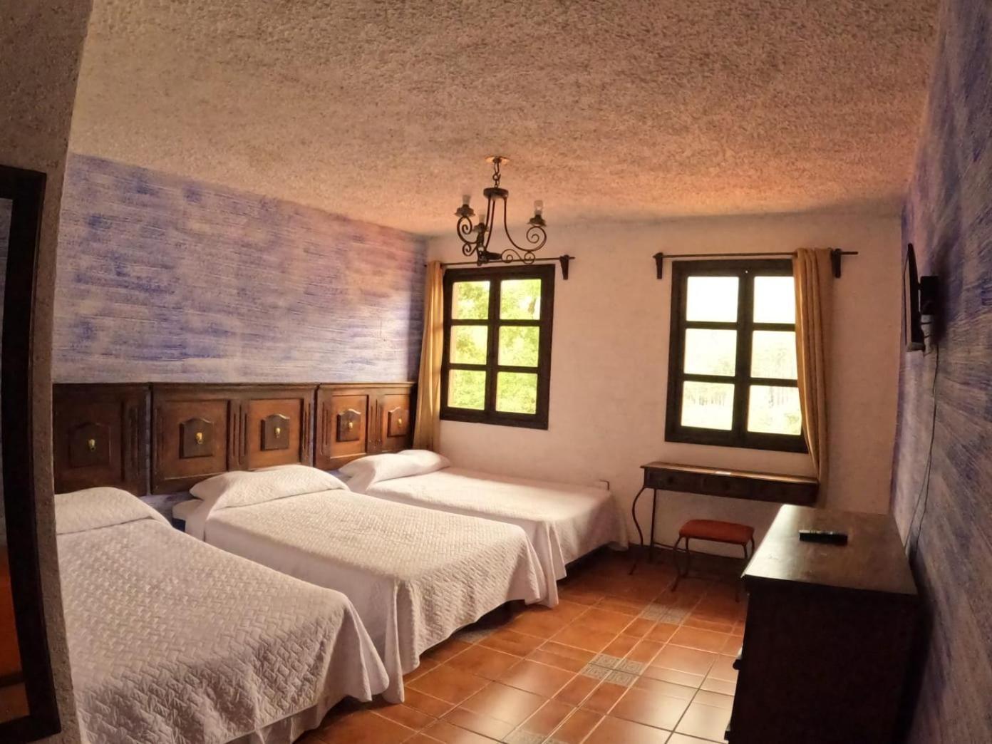 Hotel El Mirador Anexo 1 Santa Lucía Milpas Altas Habitación foto