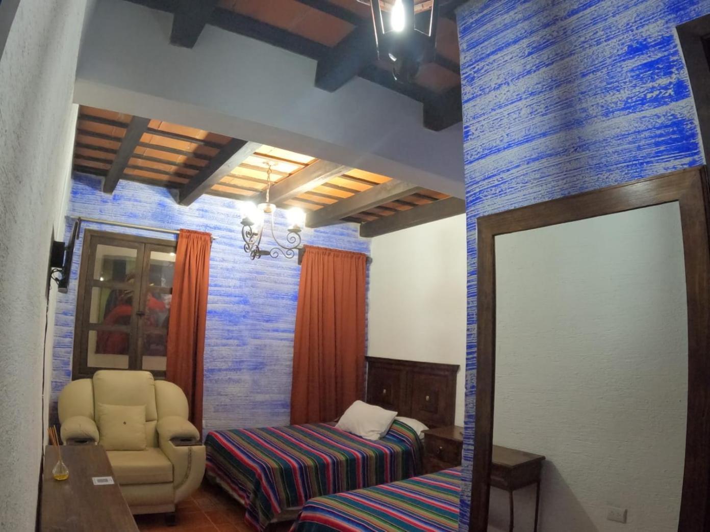 Hotel El Mirador Anexo 1 Santa Lucía Milpas Altas Habitación foto
